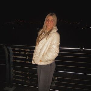 Meet your Posher, Claire